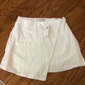 Abercrombie & Fitch White Mini Skirt